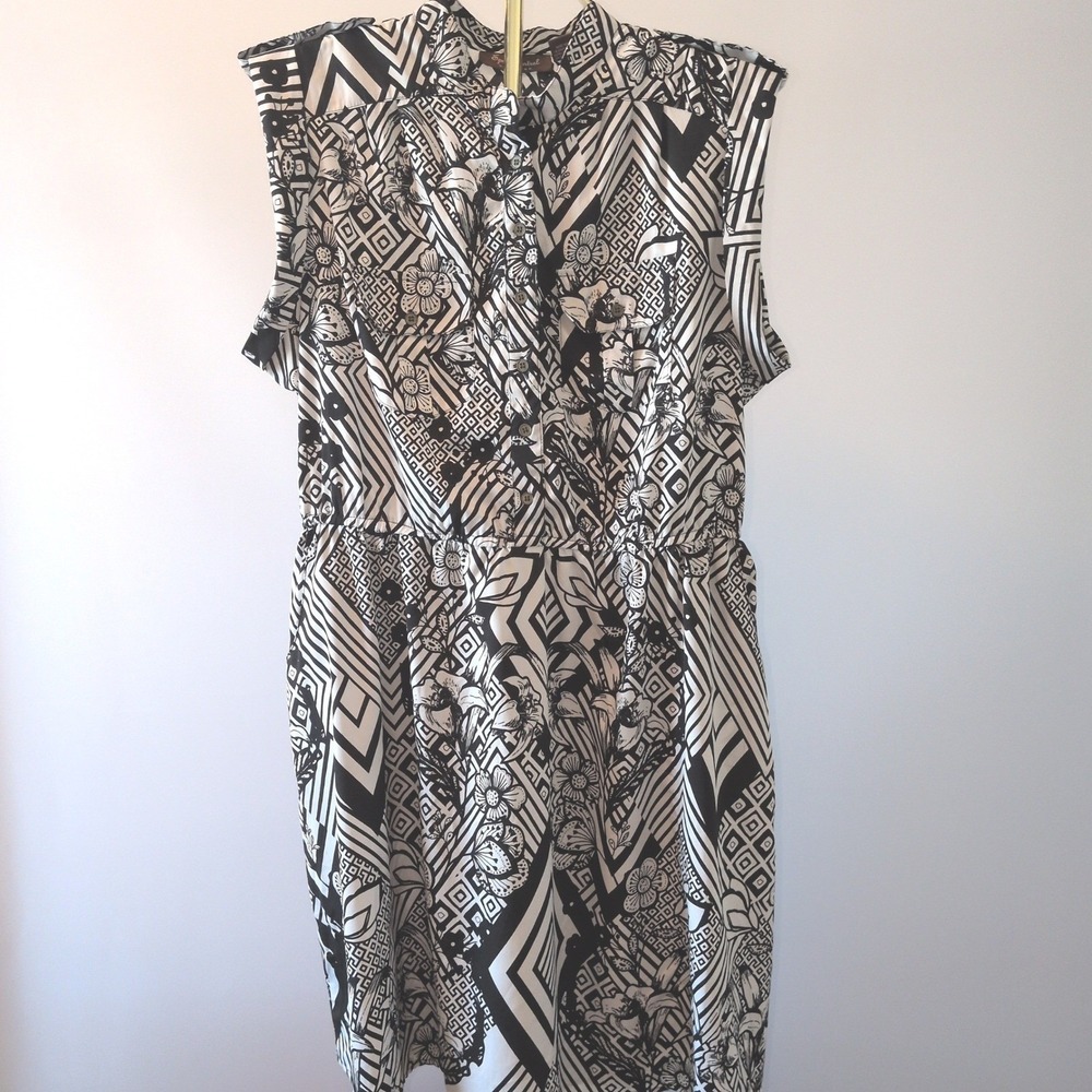 Speed Control New York Shirtdress Women 2X Black White Geometric Floral Pocket